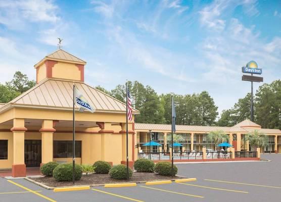 Days Inn by Wyndham Orangeburg South 1