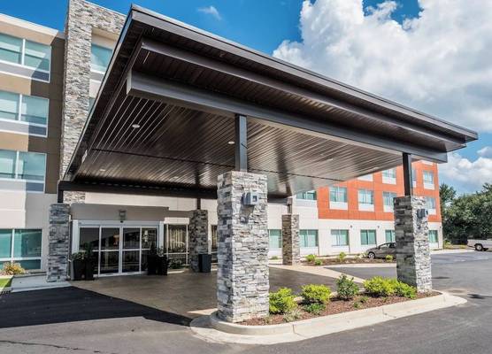 Holiday Inn Express & Suites COMMERCE by IHG 1