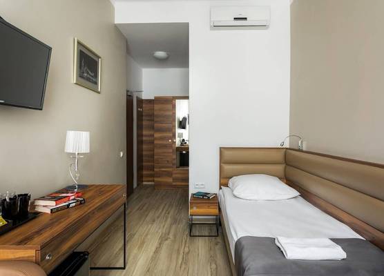 G12 Aparthotel 1