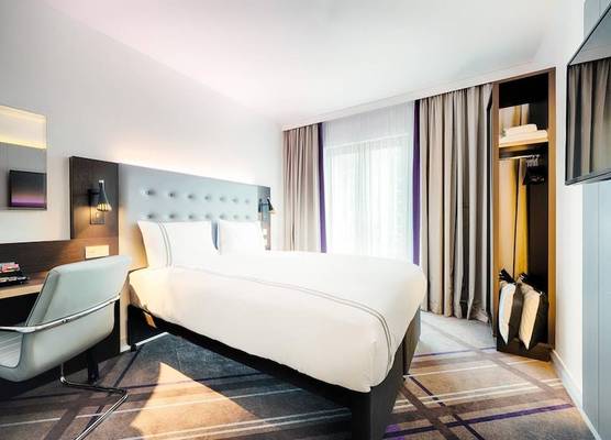 Premier Inn Wiesbaden City Centre 1