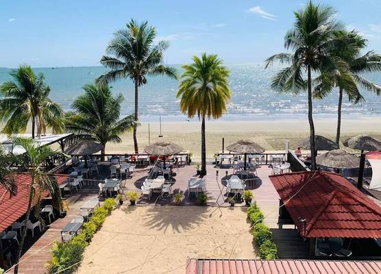 Smugglers Cove Beach Resort and Hotel 1