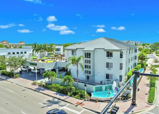 Naples Park Central Hotel 1