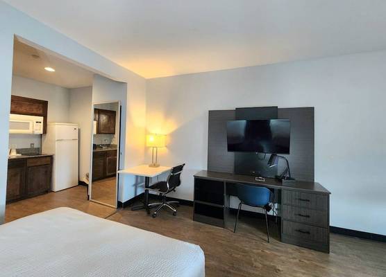 Days Inn & Suites by Wyndham Gonzales TX 1