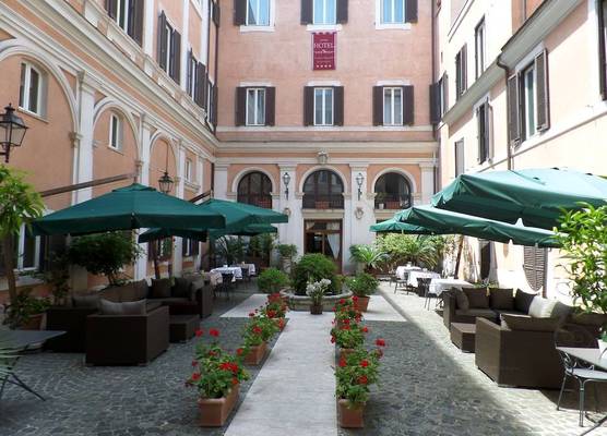 Relais Hotel Antico Palazzo Rospigliosi 1