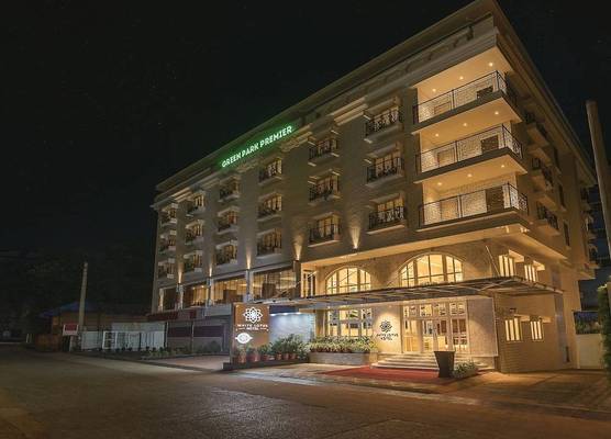White Lotus Hotel 1