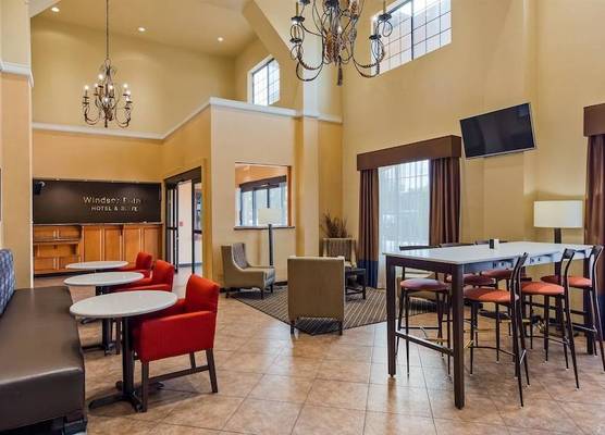 Best Western Windsor Pointe Hotel & Suites-Frost Bank Center 1