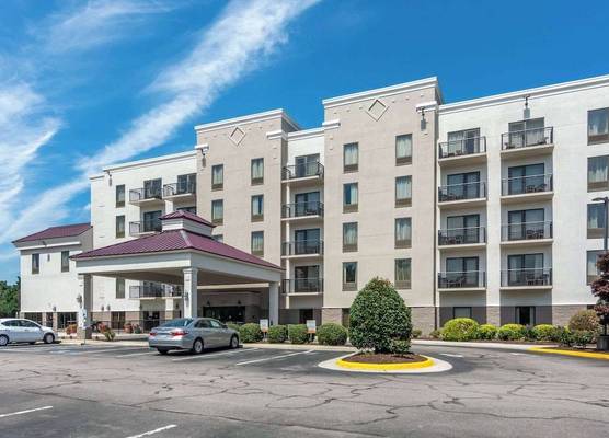 Comfort Suites Southpark 1