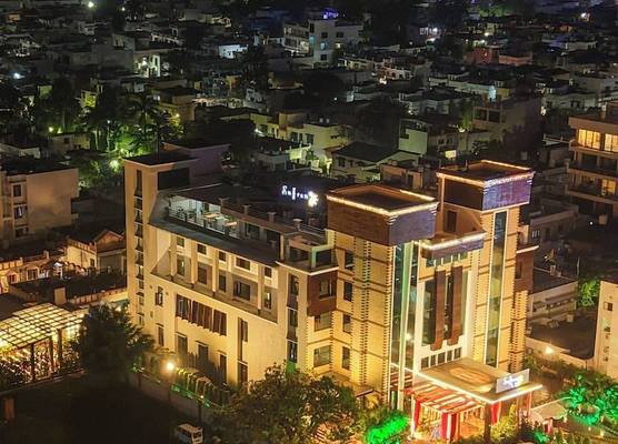Hotel Saffron Leaf 1