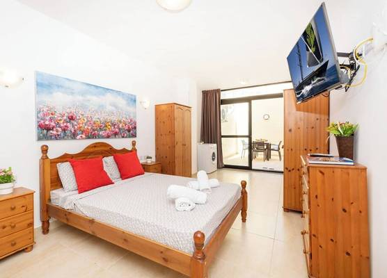Sea Bliss Maisonette close to sea 1