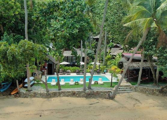 Last Frontier Beach Resort - Adults Only 1