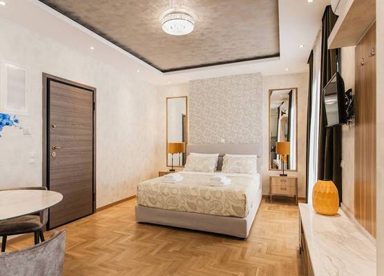 Nicholas Point Apartments and Rooms 1