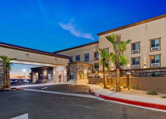 Best Western Plus New Barstow Inn & Suites 1