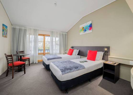 Carnmore Hotel Lower Hutt 1