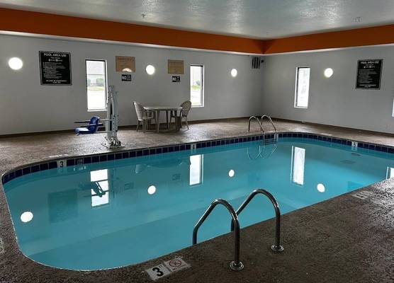 Super 8 by Wyndham Ankeny/Des Moines Area 1