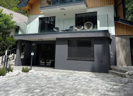 Pine Tree Holiday House 1