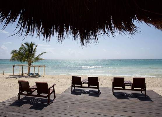 Akumal Bay Beach & Spa Resort 1