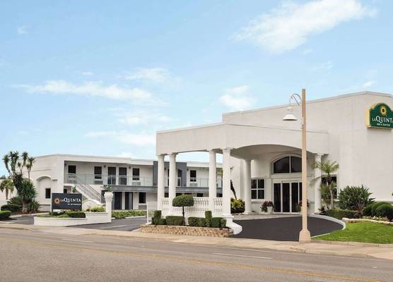 La Quinta by Wyndham Oceanfront Daytona Beach 1