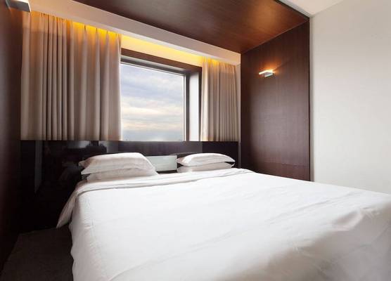 The Riverside Hotel 1