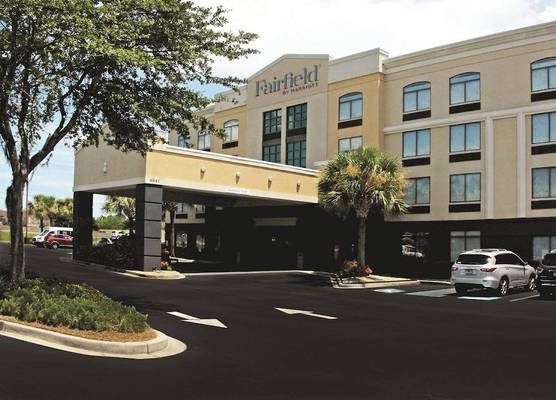 Fairfield Inn & Suites by Marriott Charleston Airport/Convention Center 1