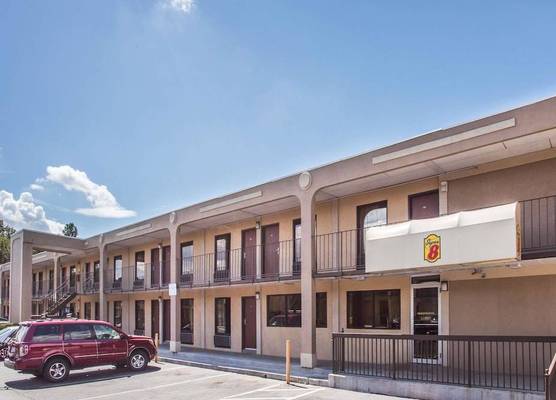 Super 8 by Wyndham Camp Springs/Andrews AFB DC Area 1