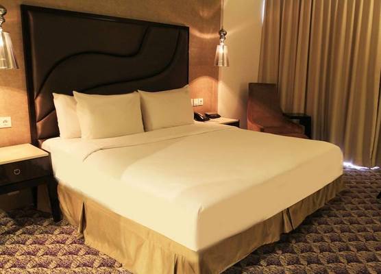 Nemuru Grand Bellevue Radio Dalam 1