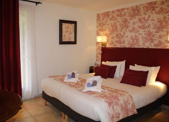 Logis Hôtel La Bastide De Grignan & Restaurant La Chênaie 1