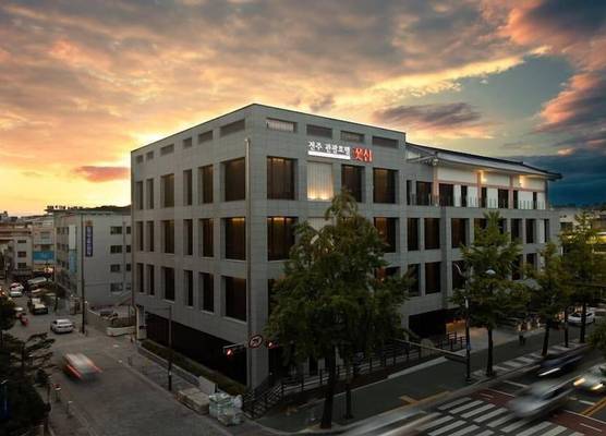 Jeonju Tourist Hotel kkotsim 1