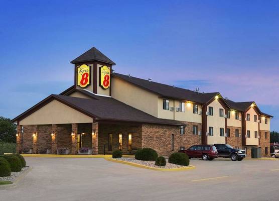 Super 8 by Wyndham Marion 1