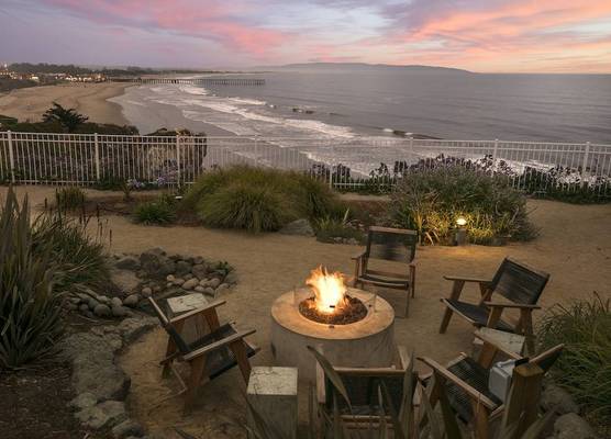 Cottage Inn by the Sea 1