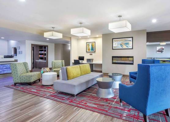 Best Western Plus Mansfield Inn & Suites 1