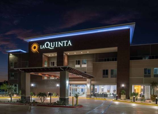 La Quinta Inn & Suites by Wyndham Yucaipa 1