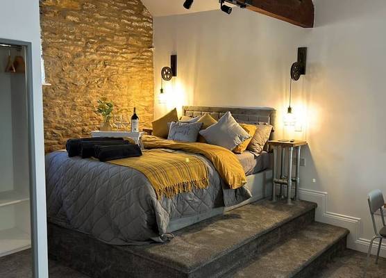 The Old Stables 1