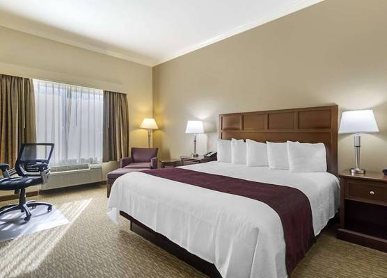 Best Western Plus Grapevine Inn 1