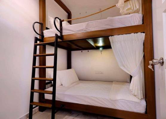 Leisure Lodge 1