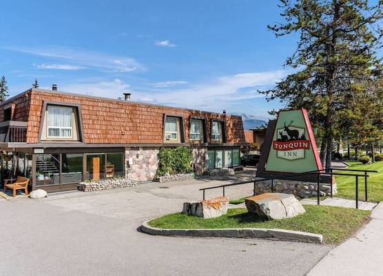Tonquin Inn 1