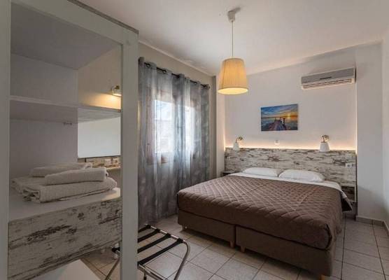 Lefkis apartments & studios 1