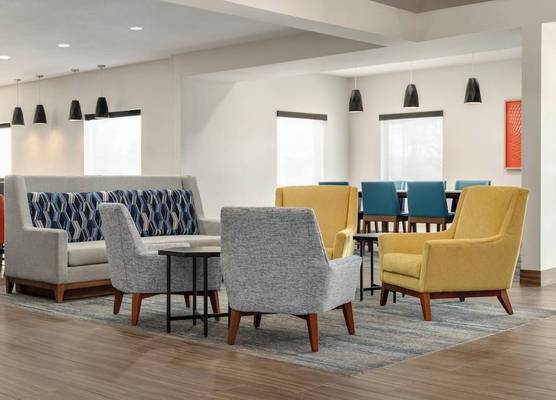 Holiday Inn Express & Suites EDMOND by IHG 1