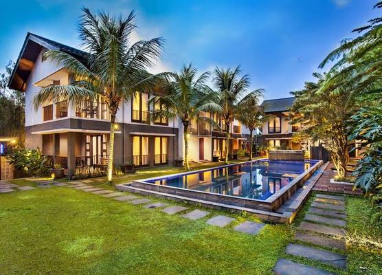 Summer Hills Hotel & Villas Bandung 1