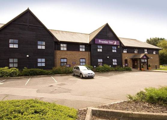 Premier Inn Farnborough West - Southwood 1
