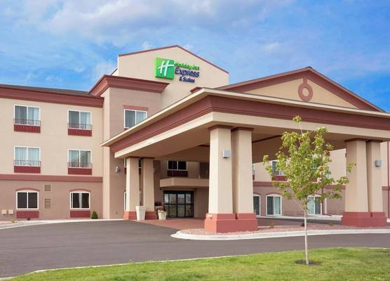 Holiday Inn Express & Suites ANTIGO by IHG 1
