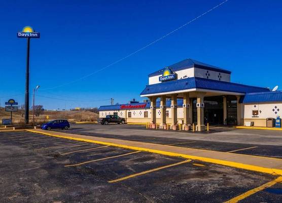 Days Inn by Wyndham Clinton OK 1