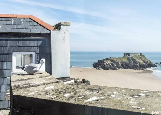 The Penthouse - Luxury 1 Bed - Panorama - Tenby 1