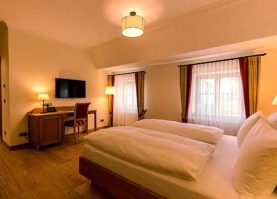 Hotel & Gaststätte zum Erdinger Weißbräu 1