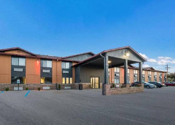 Super 8 by Wyndham Marston 1
