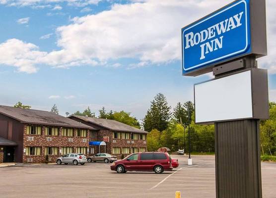 Rodeway Inn Muskegon Airport 1