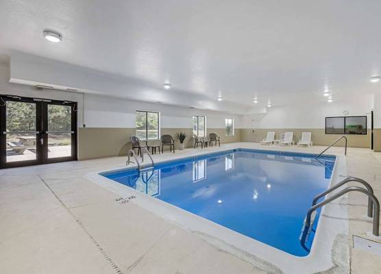 Comfort Suites West Indianapolis - Brownsburg 1