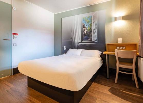 B&B HOTEL Grenoble Université 1 1