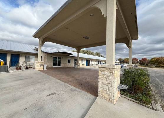 Motel 6 Junction, TX Llano River 1