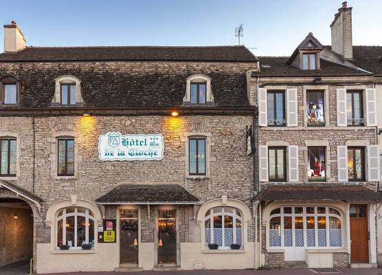 Logis Hotel de La Cloche 1