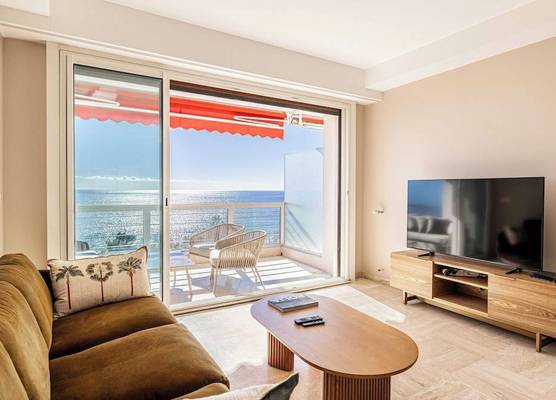Bright Apartment With Sea View 1
